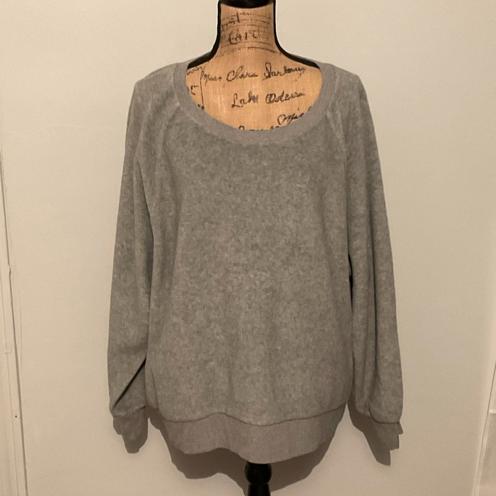 Super Soft Gray Gap Pullover Size 2x - image 3